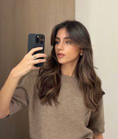 Hair Inspo Summer 2024, Hair For Tan Skin Tone Brown Eyes, Brown Hair With Highlights Curtain Bangs, Brunette Hair For Pale Skin, Rambut Brunette, Brown Hair Looks, Hair Inspiration Long, Brunette Hair With Highlights