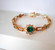 Family Heirloom Jewelry, Baby Jewellery, Pop Back, Bracelet Indian, Bracelet Emerald, Gold Bangles Indian, Gold Pendent, Heirloom Jewelry, Gold Earrings Wedding