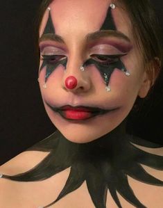 Create Every Day Clown Makeup Ideas Clown Face Ideas, Clown Makeup Looks, Clown Makeup Ideas, White Face Paint, Joker Makeup, Red Lip Color, Cuff Jeans, Pale Face