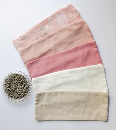 This handmade, boho-style eye mask is made from 100% real lavender and flax seed. It's perfect for relaxation, aromatherapy, and stress relief, and the weight helps provide acupressure relief to the delicate areas around the eyes. This lavender eye pillow is an ideal gift for a special someone, whether it be a mother, friend, or used for yoga or at the spa.The weighted mask is durably made to last, while the flaxseed gently contours to the contours of your eyes and face, promoting a soothing and comfortable experience. It has a luxurious velvet cover and a gentle, soothing scent to help you de-stress and unwind. Whether you're relaxing at home or going on a spa weekend, this weighted eye mask helps you drift off into a peaceful sleep 👉 [INCLUDES] Each eye pillow comes with washable cover. Flaxseed Eye Pillow Diy, Lavender Rice Eye Pillow Diy, Lavender And Flax Seed Eye Pillow Diy, Aromatherapy Eye Pillow Diy, Lavender Eye Pillows Diy, Dry Eyes Relief, Spring Gift Ideas, Lavender Eye Pillows, Relaxation Gifts