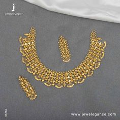 Plain Gold Necklace Designs, Plain Gold Necklace, Gold Jewellery For Women, Modern Necklace Design, Antic Jewellery, Maharashtrian Jewellery, Rajputi Jewellery, Unique Gold Jewelry Designs, 22k Gold Necklace