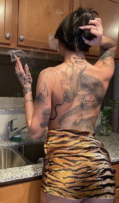 Asian Style Back Tattoo Women, Back Concept Tattoo, Feminine Full Back Tattoos, Women With Back Tattoos, Japan Back Tattoo, Dragon Tattoo Back Women, Full Back Tattoo Women Japanese, Japanese Hip Tattoo, Dragon Tattoo For Women Back