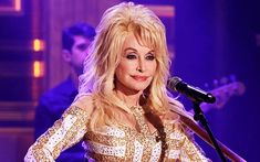 dolly monroe performing on the tonight show