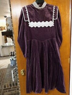 Vintage 1970s Gunne Sax Purple Velvet Victorian Lace Prairie Dress Womens 13 | eBay 70s Victorian Revival, 70s Victorian, Vintage 70s Photos, 70s Photos, 1970s Dress, Victorian Revival, Victorian Lace, Gunne Sax, Prairie Dress