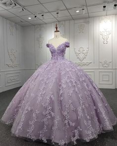 Quince Dresses Lilac, Purple Quinceanera Dress With Fitted Bodice, Purple Fitted Gown For Quinceanera, Fitted Purple Gown For Quinceanera, Purple Fitted Quinceanera Dress For Formal Occasions, Fitted Purple Quinceanera Dress For Prom Season, Fitted Lace Ball Gown Quinceanera Dress, Fitted Lace Quinceanera Ball Gown Dress, Fitted Lace Quinceanera Ball Gown