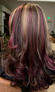 Call Hair Colors For Brunettes, Maroon Hair Streaks, Brown Hair Colors With Highlights Curly, Red Purple Hair Highlights, Brown Hair Color Ideas For Fall, Dark Hair With Dark Purple Highlights, Blue Color Hair Highlights, Whimsigoth Hair Dye, Bleaching Ideas Hair