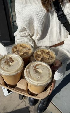 drink inspo Coffee Obsession, Coffee Girl, Aesthetic Coffee, Coffee Cafe, Coffee Addict, Pretty Food, Aesthetic Food, Coffee Drinks