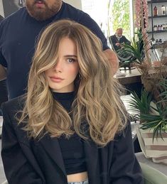 Highlights Bronde, Ideas For Medium Length Hair, Hair Styles For School, Styles For School, Ombre Colour, Haircolor Ideas, Brown Hair Looks