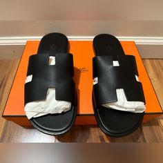 Hermes Izmir Mens Sandals - 44.5 Very Good Condition 3m Taped Hermes Izmir, Hermes Slides, Men Slides, Hermes Shoes, Hermes Men, Mens Sandals, Flip Flop Sandals, Shoes Sandals, Slides