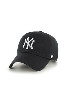 Show your team pride with the '47 New York Yankees Clean Up Hat in Black. This stylish hat features the iconic logo and is perfect for any fan. Made with high-quality materials, it offers both comfort and durability. Features: '47 Style: B-RGW17GWS-BKD Color: Black 100% Cotton Hat Relaxed fit, garment washed Self fabric strap Raised Yankees embroidery logo Loop label Cotton twill Imported One size Cheap White Trucker Hat With Curved Bill, Black Hats, New York Hat, Ny Yankees Hat Outfit, Yankees Cap Outfit, Black Cap Outfit, Streetwear Fashion Black, Black Yankees Hat, New York Yankees Hat