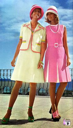 Colorful Photoshoot, 1970s Fashion Women, 60's Mod, Fashion 1970s, Easter Fashion, Fashion 1960s, 70’s Fashion