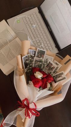 Best & Unique Valentines Day Gift Ideas For Boyfriend Hadiah Diy, Gifts For Guys, Proposals Ideas, Creative Gifts For Boyfriend, Bouquet Of Roses, Cute Couple Gifts, Gift Inspo