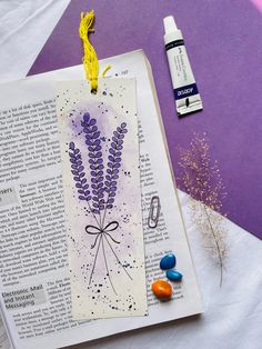 Self Made Bookmarks, Cute Diy Bookmarks Aesthetic, Book Marks Diy Homemade, Book Markers Ideas Diy, Bookmark Homemade, Simple Bookmark Ideas, Cute Diy Bookmarks, Cute Bookmarks Diy