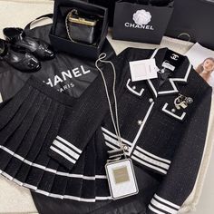 Aesthetic Brands, Brands Aesthetic, Jeans Casual Outfit, Casual Outfit Summer, Channel Outfits, Chanel Aesthetic, Summer Outfits Casual, Outfits For Summer, Outfits For Fall