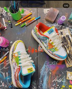 Graffiti Sneakers, Asos Outfit, Graffiti Shoes, Adidas Art, Diy Shoe, Nike Shoes Girls, Sneaker Art, Nike Air Shoes