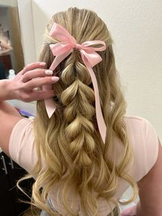 Hear Ideas, Kindergarten Clothes, Concert Hair, Aurora Fashion, Preppy Hairstyles, Girly Hairstyles, Promotion Ideas, Hairstyle Examples, Hair Inspiration Long