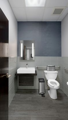 Dental Office Bathroom Ideas, Staff Bathroom Ideas, Dental Office Bathroom, Office Toilet Design, Office Design Building, Toilet Design Ideas, Office Bathroom Design, Modern Restroom, Beautiful Bathroom Ideas