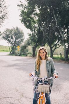 Gal Meets Glam Spring In Napa Valley Madewell Jacket, Theory Sweater and Current Elliott Jeans Napa Outfit Spring, Napa Trip, Beauty Blogging, Madewell Jacket, Boho Jewels, Julia Berolzheimer, Gal Meets Glam, Modern Trend, Napa Valley