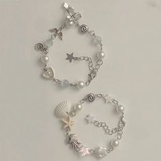 A Bracelet Idea, Cute Charm Bracelet, Beaded Bracelets Cute, Matching Charm Bracelets, Shell Bracelet Ideas, Matching Bracelet Ideas, Cute Bracelets Ideas, Crystal Bracelet Ideas, Bracelet Beads Ideas