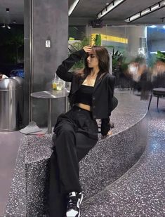 Mode Poses, Adrette Outfits, Mode Ulzzang, Chique Outfits, Korean Casual Outfits, Neue Outfits, Elegante Casual, Swaggy Outfits