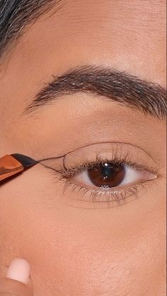 Who Knew THIS Is The Best Wing Eyeliner Technique? Under Eye Winged Liner, Eyeliner Wings How To Do, Foxy Eyeliner Tutorial, How To Make Eyeliner, Eye Lining Styles, Wing Tip Eyeliner, Wing Eyeliner For Beginners, Wing Liner Tutorial, Makeup Ideas Eyeliner