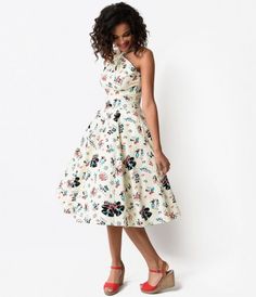 We'd bet on Colette, dolls! Introducing the Colette dress from Bernie Dexter, a sublime swing in an idyllic 50s print in...Price - $129.00-TmChypcK The 50s Fashion, Bernie Dexter, White Vintage Dress, Bohemian Inspiration, Trapeze Dress, Dexter