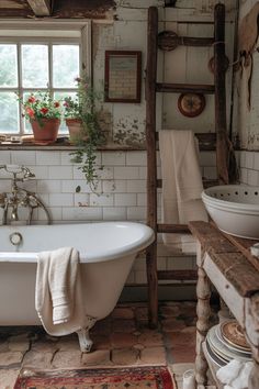 Bathroom Decor Ideas for Stylish Inspiration English Cottage Bathroom, Cottage Bathroom Inspiration, Elegant Bathroom Decor Ideas, Rental Remodel, Earthy Interiors, Bathroom Cottage, Bathroom Traditional, Cottage Style Bathrooms