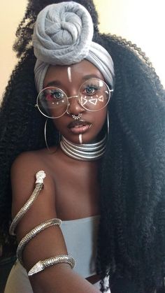 Neck Rings, Afro Punk Fashion, Pelo Afro, Foto Poses, Afro Punk, Wearing Glasses, Hair Reference, African Beauty, 인물 사진