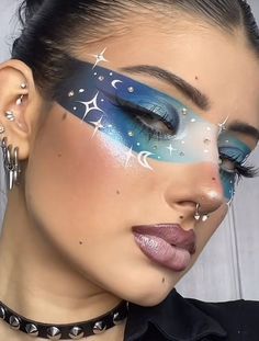 Tape Makeup Trend, Creative Eye Makeup Design, Crazy Makeup Looks Creative, Galaxy Eye Makeup, Carnaval Make-up, Tape Makeup, Crazy Eye Makeup, Makeup Themes, Funky Makeup