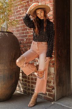 Vintage crop flare distressed jeans. No stretch. NOTE: If your size is not available, please register your email in EMAIL ME WHEN AVAILABLE link. Jeans Texture, Crop Flare Jeans, Crop Flare, Cropped Flare Jeans, Flying Monkey, Cropped Flares, Winter Fashion Outfits, Western Outfits, Me When