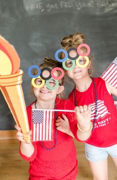 How to make Olympic ring glasses! Scratches On Glasses, Olympic Party Decorations, Vbs Olympics, Olympics Costume, Olympic Ring, Pta Events, Olympic Theme Party