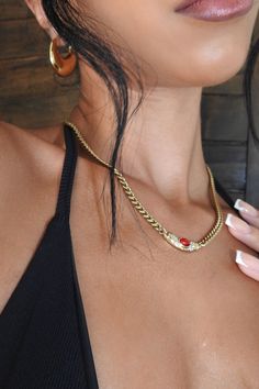 Own a piece of style history with a necklace inspired by Bella Hadid's favorite vintage Bulgari piece. Vintage Bulgari, Bulgari Necklace, Bella Necklace, Prom Jewellery, Fall Moodboard, Hickory Dickory Dock, Hickory Dickory, Travel Fits, Bff Birthday Gift