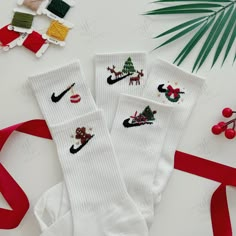 Nike Christmas Socks, Christmas Socks Embroidery, Nike Sock Embroidery Ideas, Embroidery Nike Socks, Nike Socks Embroidery, Embroider Socks, Embroidery On Socks, Diy Christmas Socks, Cute Nike Socks