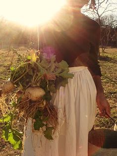 harvest Country Life, Homestead Wife, 1880s Aesthetic, Farmer Aesthetic, Planting Food