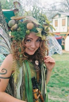 Woodland Fairy Costume hat. Wood Sprite Costume, Female Druid Cosplay, Rennisance Faire Costumes Fairy, Mushroom Headpiece, Druid Cosplay, Forest Dryad, Dryad Costume, Forest Costume, Wood Sprite