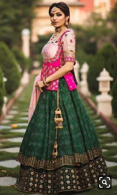 Blouse Designs Long, Lengha Blouse Designs, Choli Blouse Design, Fashionable Saree, Long Blouse Designs, Stylish Blouses, Blouse Designs High Neck, Cutwork Blouse, Fashionable Saree Blouse Designs