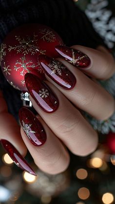 Festive Fall Nails, New Years Nails Red, Christmas Nails Nail Art, Gingerbread Nails, Christmas Nails Red, Nails Unique, Xmas Nail, Red Christmas Nails