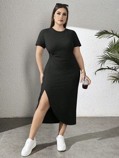 Women's Plus Size Comfortable Grey Short Sleeve Dress With Round Neck, Cinched Waist And Asymmetrical Hem Black Casual  Short Sleeve Knitted Fabric Plain Fitted Slight Stretch  Women Plus Clothing, size features are:Bust: ,Length: ,Sleeve Length: Simple Plus Size Outfits, Plus Casual Outfits, Black Dress Curvy, Short And Curvy Outfits, Vestidos Curvy, Dress For Big Size Woman, Plus Size Dressing, Plus Size Black Dresses, Sukienki Plus Size