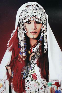 Jewish Women, Estilo Hippie, Folk Costume, African Culture, People Of The World, World Cultures, North Africa