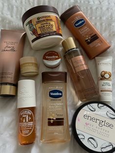 Vanilla Aesthetic, Holiday Wishlist, Body Hygiene, Smink Inspiration, Shower Skin Care, Pretty Skin Care, Bath And Body Care, Pretty Skin, Creative Eye