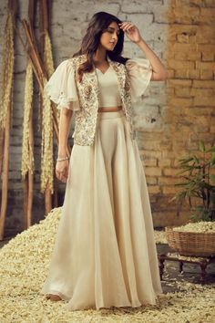 Jacket Sharara, Function Dresses, Trendy Outfits Indian, Fancy Dresses Long, Trendy Dress Outfits, Designer Party Wear Dresses