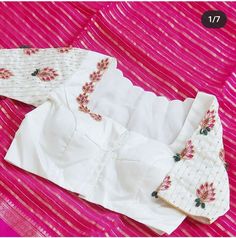 Floral Saree Blouse Designs Latest, Saree White, Casual Blouse Designs, Plain Sarees, Simple Blouses, 50 Blouse Designs, Blue Blouse Designs, Blouse Works, Kalamkari Blouse