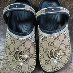 Brand New Custom Crocs Size 8 Customized Crocs Shoes, Bae Crocs, Bedazzled Sandals, Croc Decor, Bedazzled Crocs, Croc Ideas, Designer Crocs, Crocs Shoes Women, Pearl Sneakers