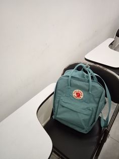 Fjallraven Kanken Laptop, Back 2 School, Aesthetic Themes, Insta Photo Ideas, Christmas Aesthetic