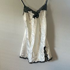 Victoria’s Secret White Satin Night Gown With Black Lace. Size Xs. Nwt Short Night Gowns, Victoria Secret Night Gowns, Lacy Nightgown, Satin Night Gown, Cute Nightgowns, Victoria Secret Slip Dress, White Nightgown, Satin Nightgown, Clothing Wishlist