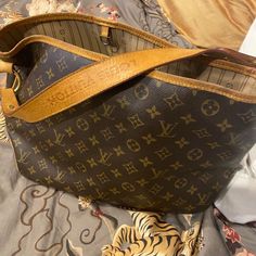 Gorgeous Lv Shoulder Bag. Lv Favorite Mm, Lv Shoulder Bag, Lv Neonoe, Tory Burch Crossbody Bag, Louis Vuitton Multicolor, Types Of Handbags, Louis Vuitton Pochette Metis, Louis Vuitton Travel, Tory Burch Crossbody