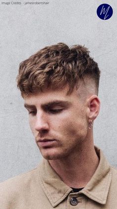 To kick start 2022 let’s take a look at the top 10 teen boy hairstyles that will be a huge trend this year. Boys Hear Cut, 2023 Teen Boys Haircut Trends, Hear Style Men Boys, Hear Cut Boys, Boy Hear Style, Hear Stile, 7th Grade Hairstyles, Faux Hawk Haircut, Hawk Haircut