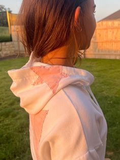 Hoodie Thrift Flip, Hoodie Stitching Ideas, Diy Hoodie Embroidery, Embroidered Hoodie Ideas, Patchwork Hoodie Ideas, Diy Patchwork Hoodie, Diy Hoodie Ideas, Embroidered Hoodie Diy, Diy Hoodie Design