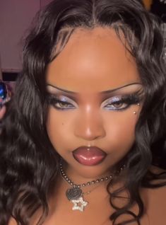 Grunge Makeup Looks Black Women, Bride Of Chucky Makeup Black Women, Black 2000s Makeup, Early 2000s Makeup Black Women, Goth Makeup Looks Black Women, Black Y2k Makeup Looks, 2000 Makeup Black Women, Y2k Makeup Looks Baddie, Eyeshadow Looks 2000s