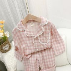 Cute Pink Loungewear Sets, Matching Long Sleeve Playwear Sets, Cute Cotton Sets For Home, Pink Cotton Sleepover Set, Cute Pink Sleepwear Sets, Matching Cotton Sleep Sets, Matching Cotton Sleepwear Sets, Cotton Matching Sleep Sets, Matching Sets For Spring Pajama Party